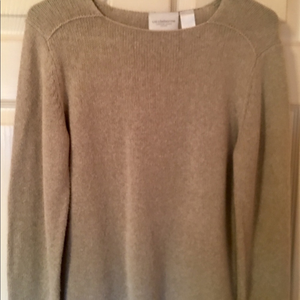 Liz Claiborne tan sweater. Like new!